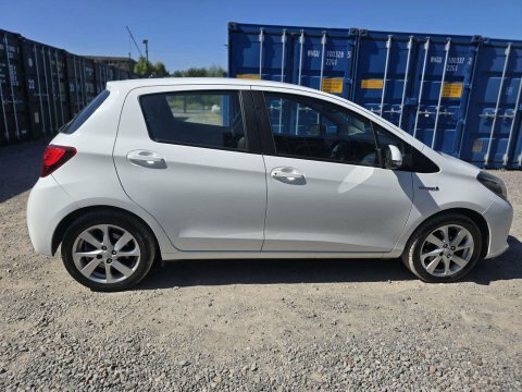 Toyota Yaris 1.5 Vvt-h Excel WN64VRK White #5