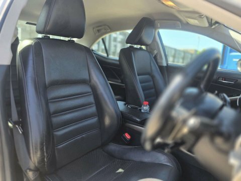 Lexus IS Premier Black #21