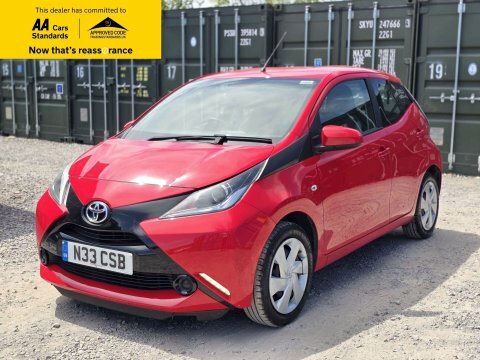 Toyota Aygo 1.0 Vvt-i X-play Red #3