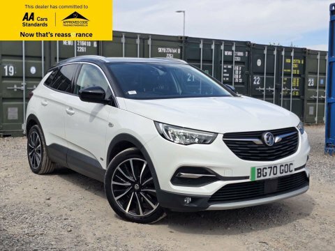 Vauxhall Grandland X 1.6 13.2Kwh Sri White