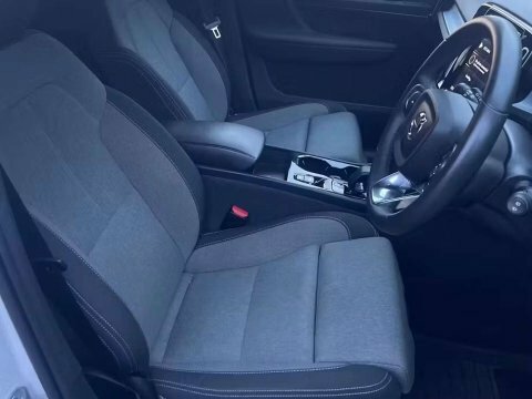 Volvo XC40 1.5H T4 Recharge White #5