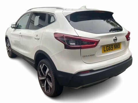 Nissan Qashqai 1.3 Dig-t Tekna LG69NWB White #4
