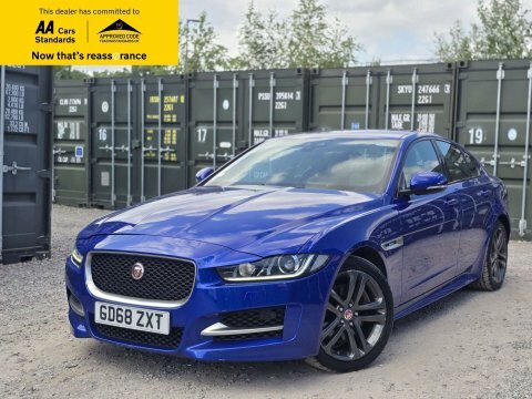 Jaguar XE 2.0I Gpf R-sport Blue