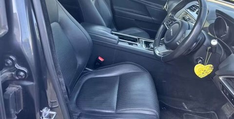 Jaguar XE 2L Prestige Black #5
