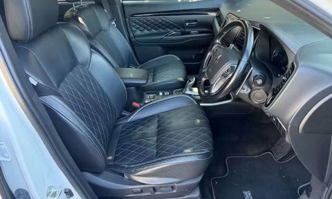Mitsubishi Outlander 2.4H Twinmotor 13.8Kwh White #5