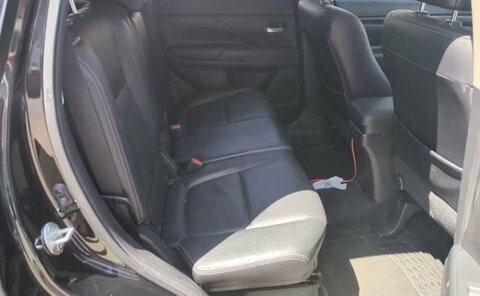 Mitsubishi Outlander 2.2 Di-d 4 Black #6