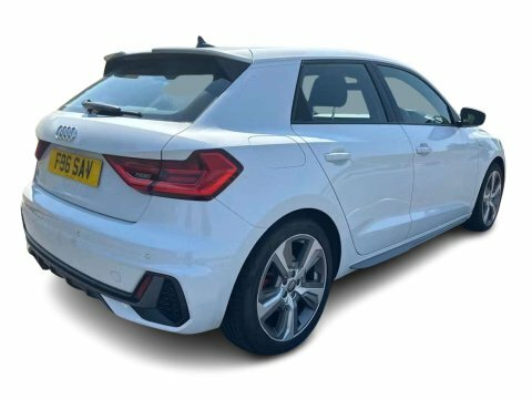 Audi A1 2.0 Tfsi 40 DY69TBZ White #3