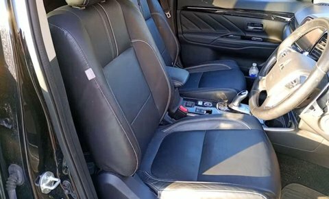 Mitsubishi Outlander 2.0H 12Kwh 4H Black #5