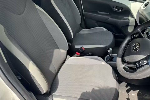 Toyota Aygo 1.0 Vvt-i X-trend White #5