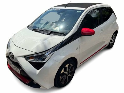 Toyota Aygo 1.0 Vvt-i X-trend White #2