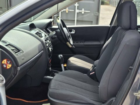 Renault Megane 1.6 Vvt Privilege Black #12