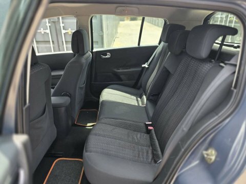 Renault Megane 1.6 Vvt Privilege Black #7