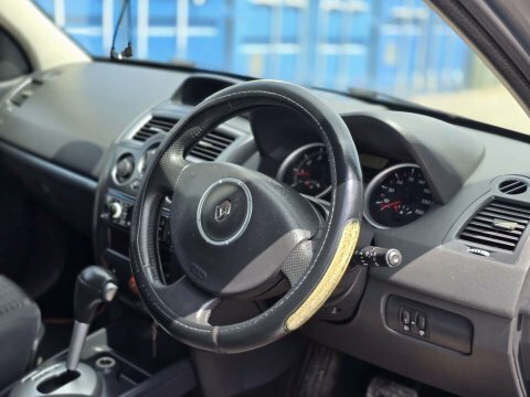 Renault Megane 1.6 Vvt Privilege Black #17