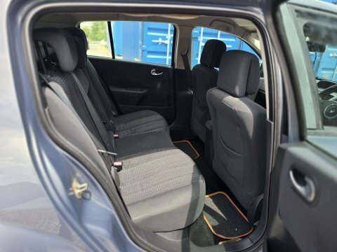 Renault Megane 1.6 Vvt Privilege Black #21