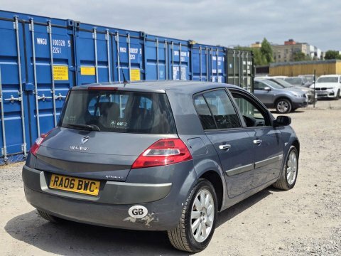 Renault Megane 1.6 Vvt Privilege Black #14