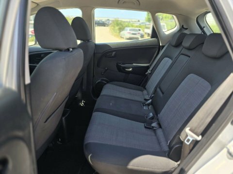 Kia Venga Mpv 1.4 Crdi Ecodynamics 1 2010 Silver #16
