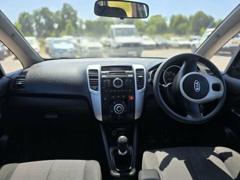 Kia Venga 1.4 1 Mpv Silver #6