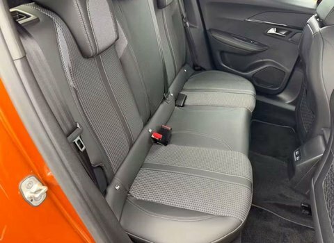 Peugeot e-2008 50Kwh Gt Suv Orange #6