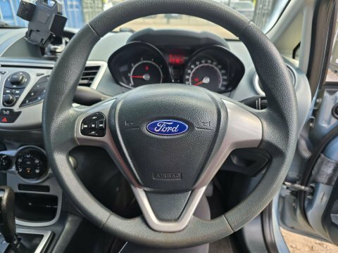 Ford Fiesta 1.25 Zetec Red #22