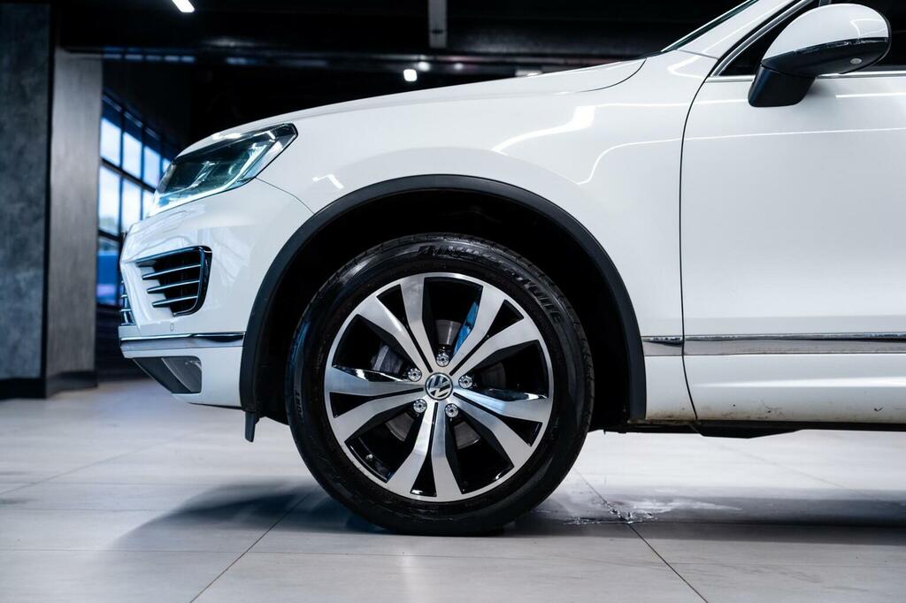 Volkswagen Touareg 2016 3.0 Tdi V6 Bluemotion Tech R-line Suv Die White #15