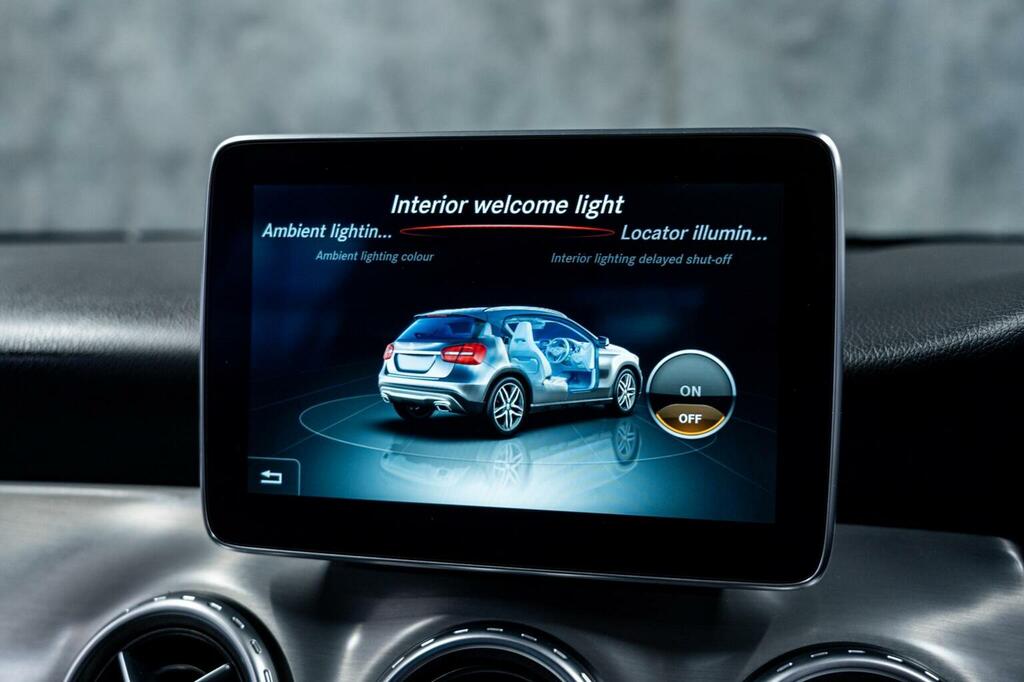 Mercedes-Benz GLA Class Mercedes-benz Gla 1.6 Gla 200 Sport Premium 5 White #34