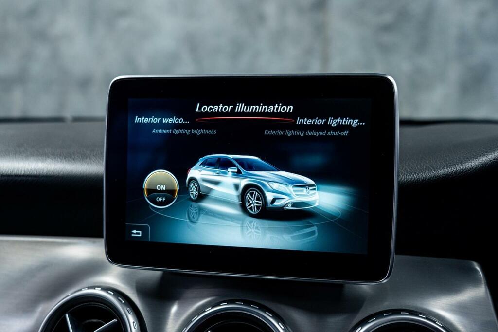 Mercedes-Benz GLA Class Mercedes-benz Gla 1.6 Gla 200 Sport Premium 5 White #35