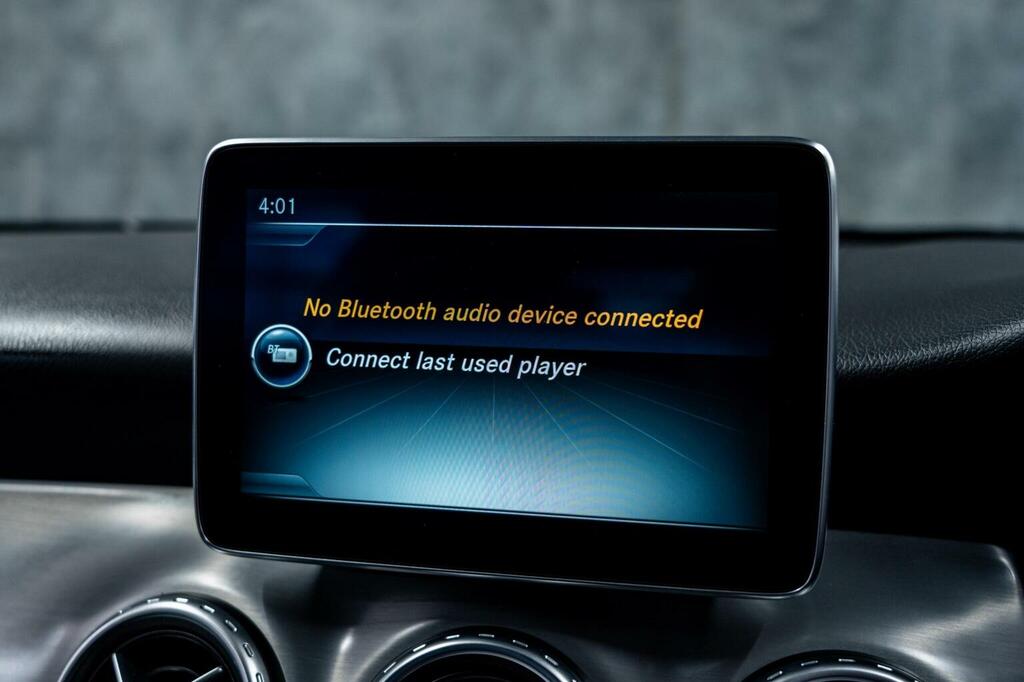 Mercedes-Benz GLA Class Mercedes-benz Gla 1.6 Gla 200 Sport Premium 5 White #28
