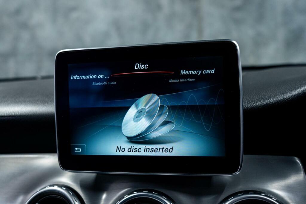Mercedes-Benz GLA Class Mercedes-benz Gla 1.6 Gla 200 Sport Premium 5 White #31