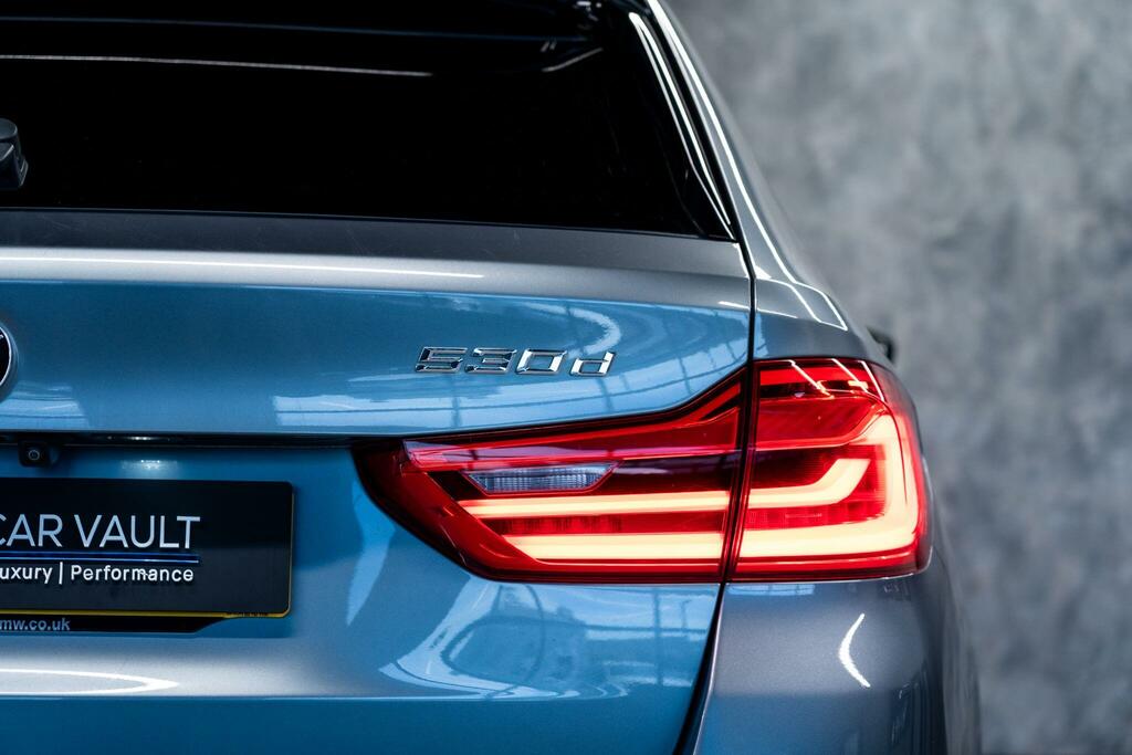 BMW 5 Series 520D Se Blue #13