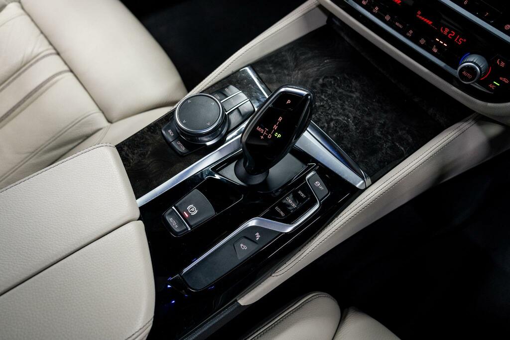 BMW 5 Series 520D Se Blue #47