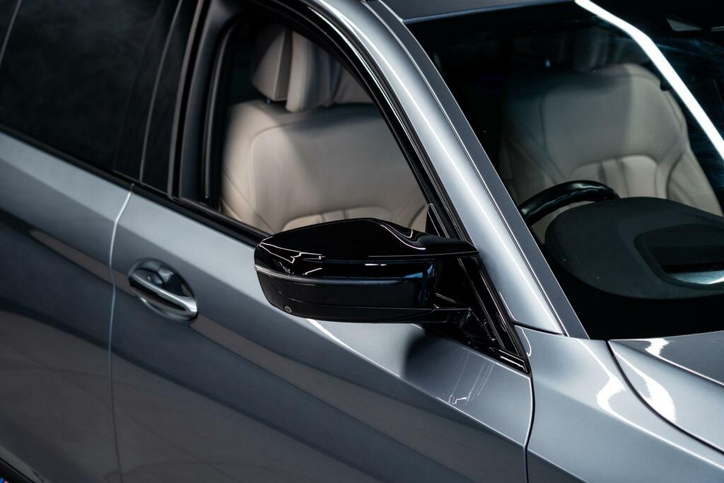BMW 5 Series 520D Se Blue #10