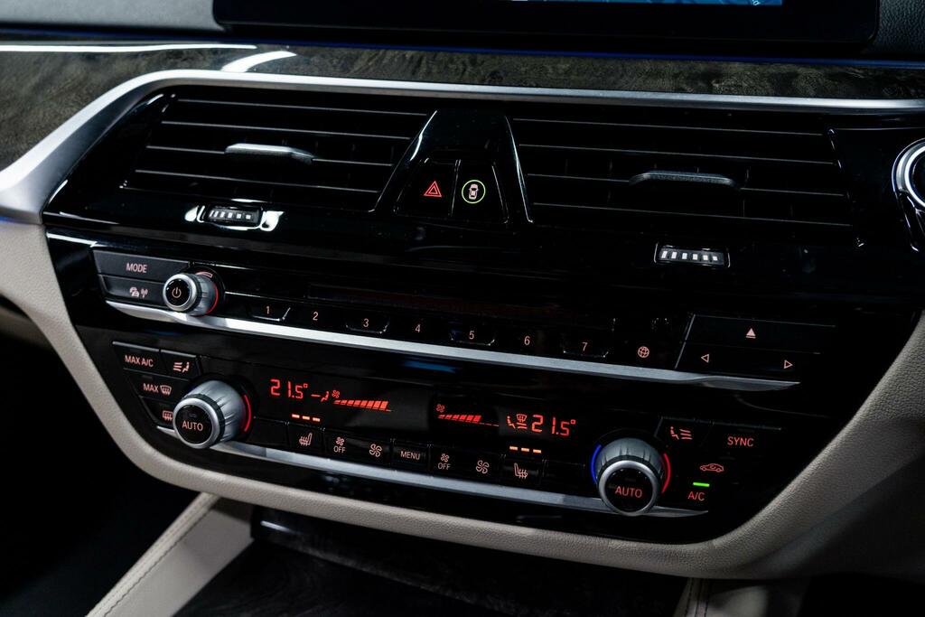 BMW 5 Series 520D Se Blue #48