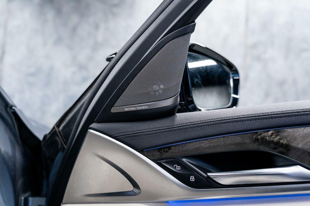 BMW 5 Series 520D Se Blue #53