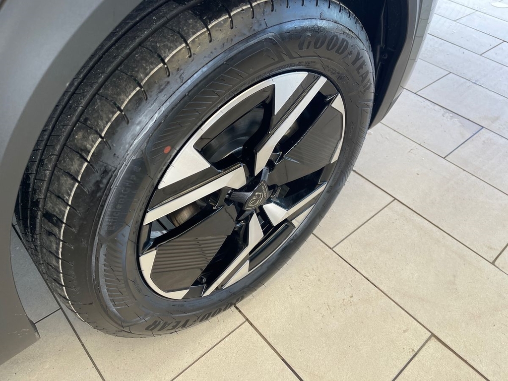 Peugeot 2008 1.2 Puretech Allure CF26DXU Grey #4