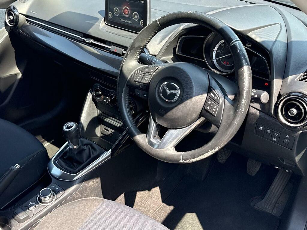 Mazda 2 1.5 Sport Black White #3