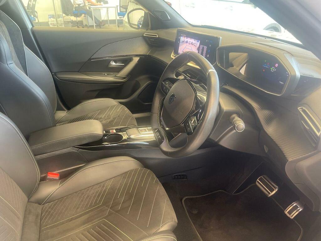 Peugeot e-2008 54Kwh First Edition Suv 11Kw Ch White #3
