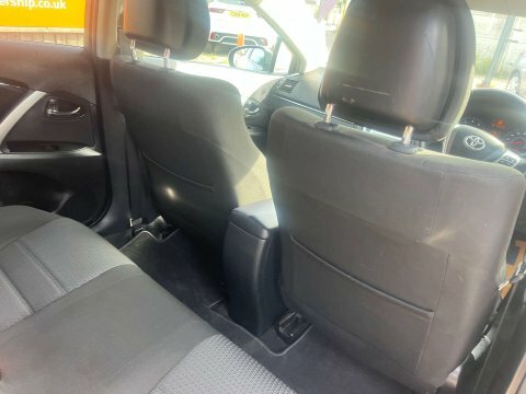 Toyota Avensis 2.0L D-4d Icon 124 Bhp Black #27