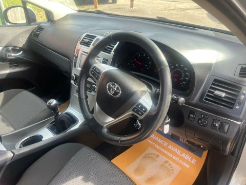 Toyota Avensis 2.0L D-4d Icon 124 Bhp Black #30