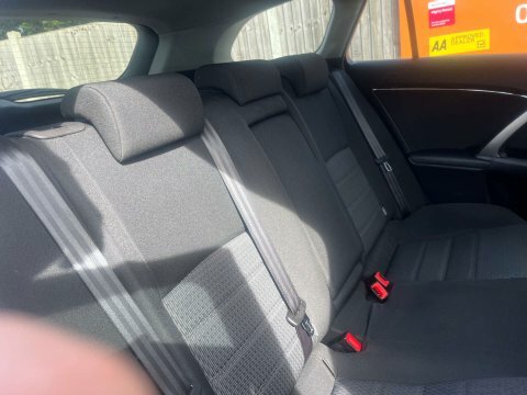 Toyota Avensis 2.0L D-4d Icon 124 Bhp Black #26