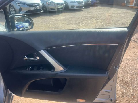 Toyota Avensis 2.0L D-4d Icon 124 Bhp Black #28
