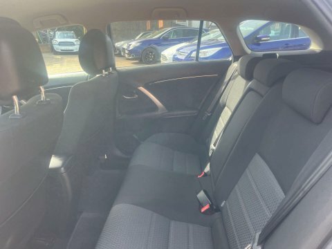 Toyota Avensis 2.0L D-4d Icon 124 Bhp Black #47