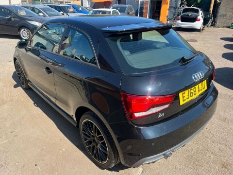 Audi A1 1.0 A1 S EJ68AJU Black #6