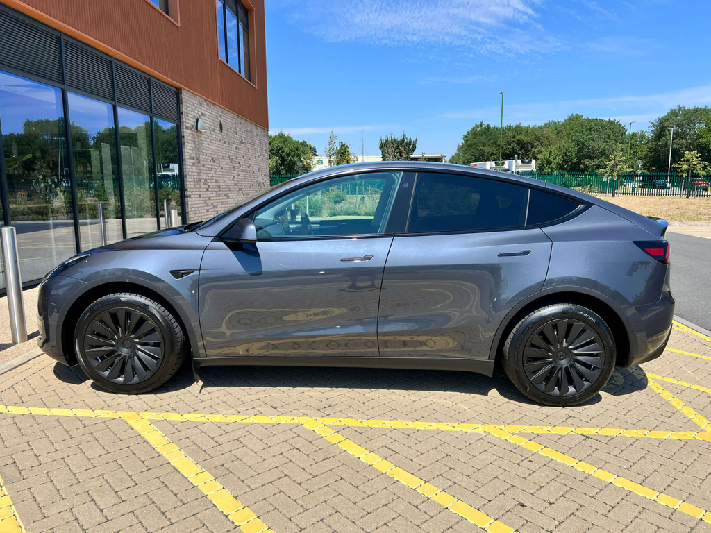 Tesla Model Y Long Range Awd 4Wd #3