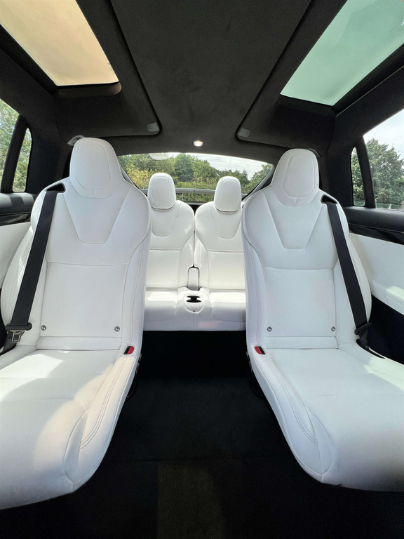 Tesla Model X Long Range White #37