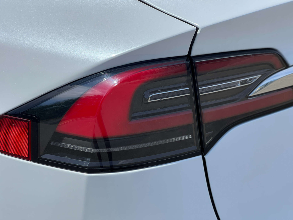 Tesla Model X Long Range White #11
