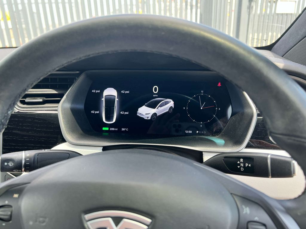 Tesla Model X Long Range White #35