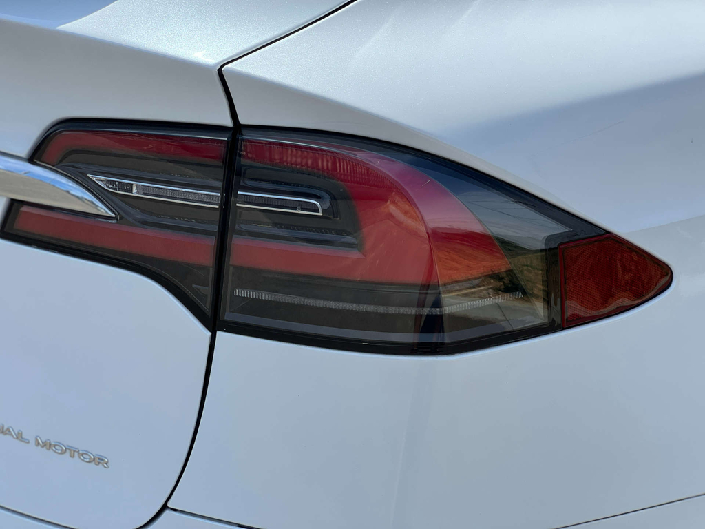 Tesla Model X Long Range White #13