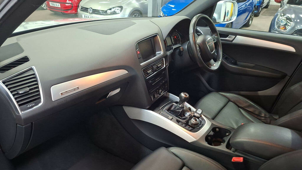 Audi Q5 2.0L Tfsi Quattro S Line 208 Bhp White #18