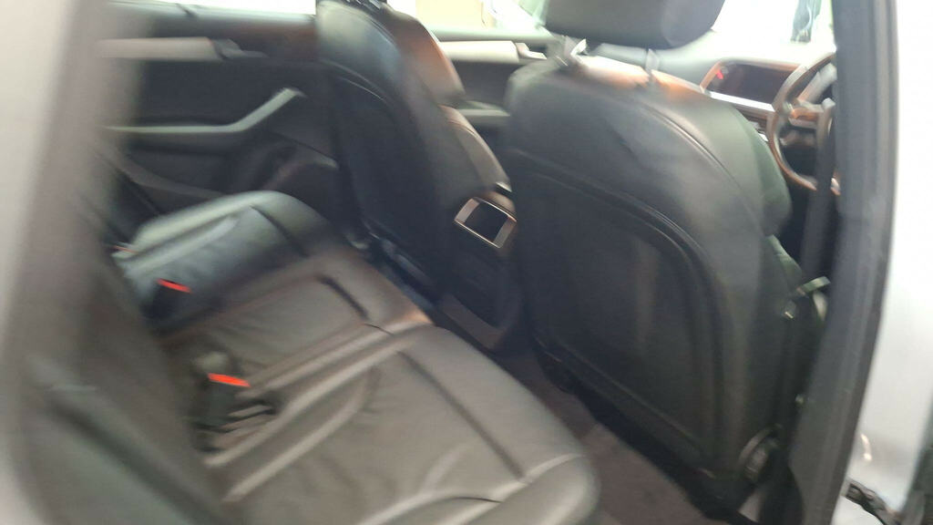 Audi Q5 2.0L Tfsi Quattro S Line 208 Bhp White #24