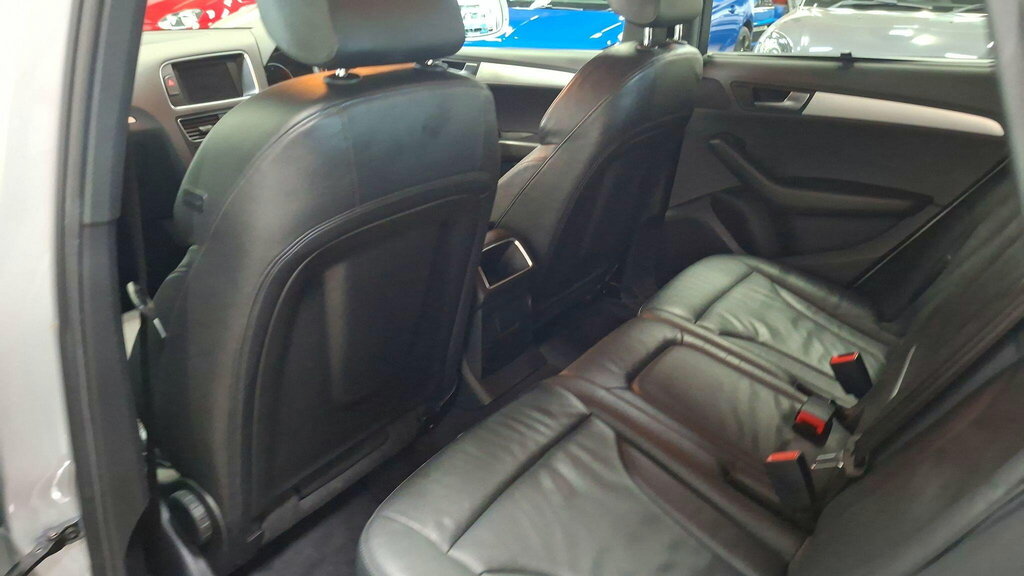 Audi Q5 2.0L Tfsi Quattro S Line 208 Bhp White #22